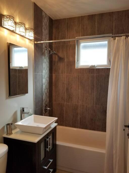 Nice And Cozy. Sleeps 5. Apartment ชิคาโก ภายนอก รูปภาพ